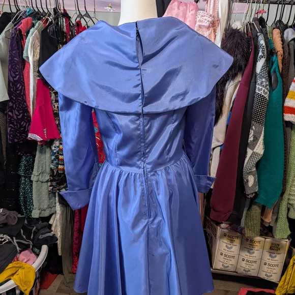 *Sold*Elegant Blue Dress with V-Neck - Picture 3 of 6